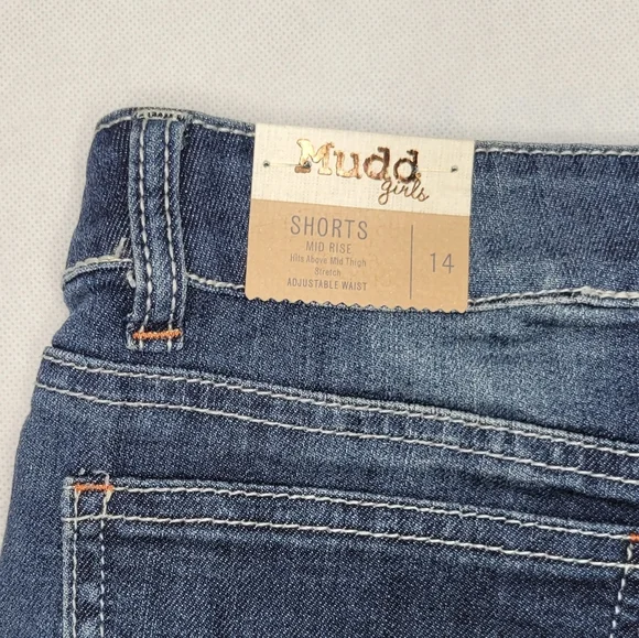 Mudd Embroidered Shorts - Picture 3 of 5